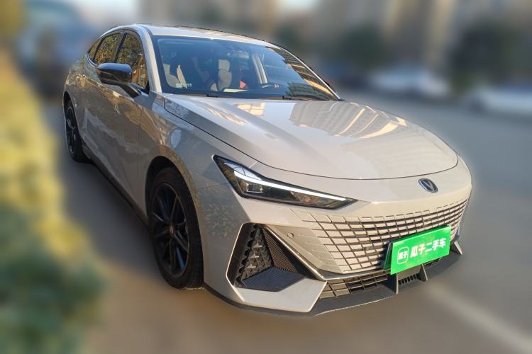 Used Changan UNI-V iDD 2023 ZhiDian iDD 1.5T 113km Smart & Fun Version
