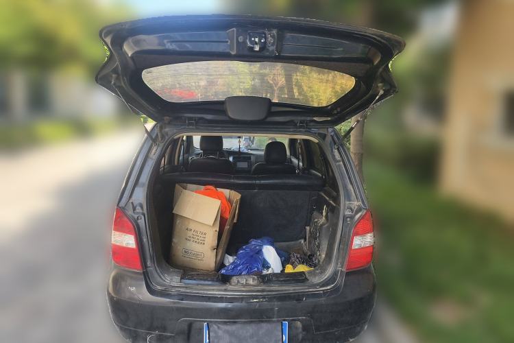 Used Nissan Livina 2010 Jingyue Edition 1.6L Manual All-Around Model
