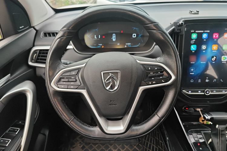 Used Baojun 530 2021 Global Car Anniversary Edition 1.5T CVT Prestige Connected Model 6 Seats Steering Wheel