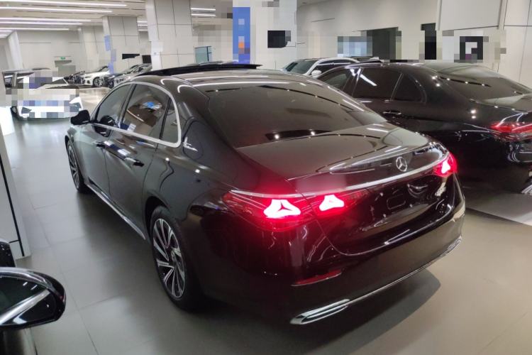 Used Mercedes-Benz E-Class 2024 Facelift E 300 L Luxury Edition