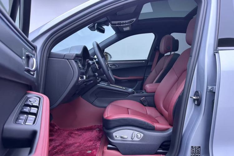 Used Porsche Macan 2022 Macan 2.0T Interior 12