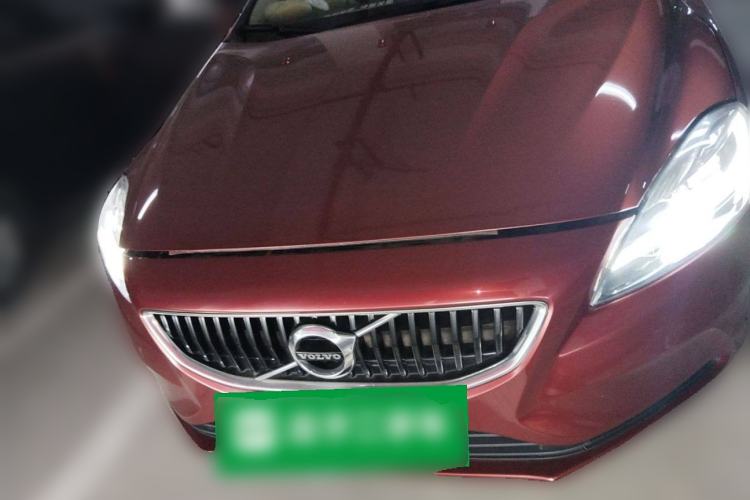 Used Volvo V40 2016 T3 Zhiyi Edition