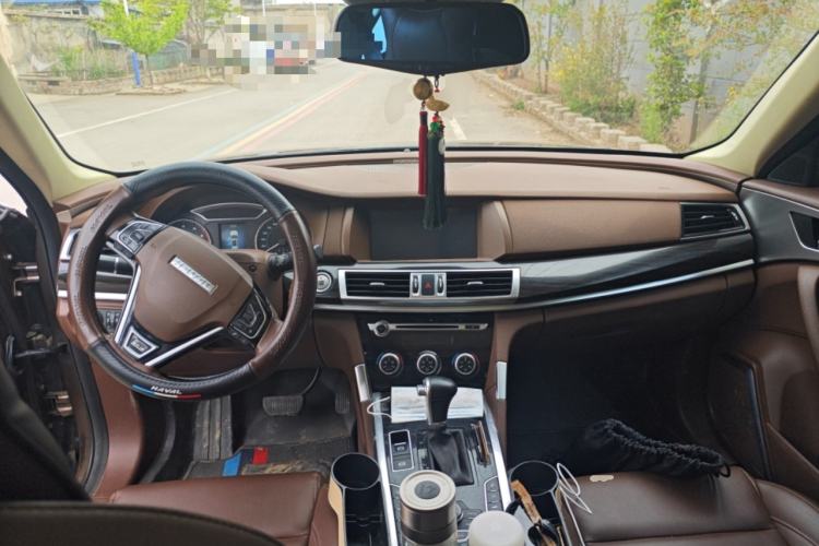 Used Haval H7 2016 Blue-Label H7 2.0T Automatic Luxury Model Center Console