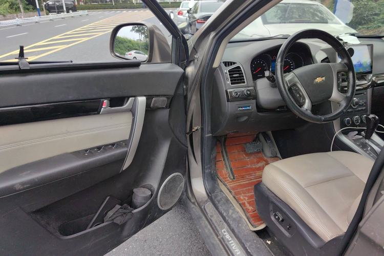 Used Chevrolet Captiva 2015 2.4L Two-Wheel Drive Urban Version 7 Seats