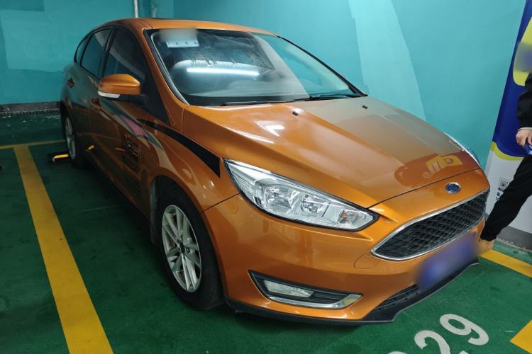 Used Ford Focus 2017 Hatchback 1.6L Automatic Fashion Edition Smart Drive Version Front Right 45 Deg