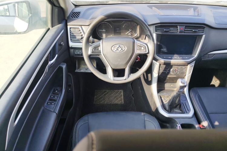 Used SAIC MAXUS T60 2017 2.8T Diesel Manual Two-Wheel Drive High-Ride Elite Long-Body Emission Standard V
