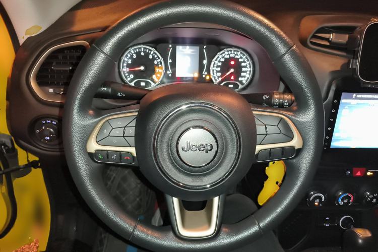 Used Jeep Renegade 2017 180T Automatic High-Energy Version Steering Wheel
