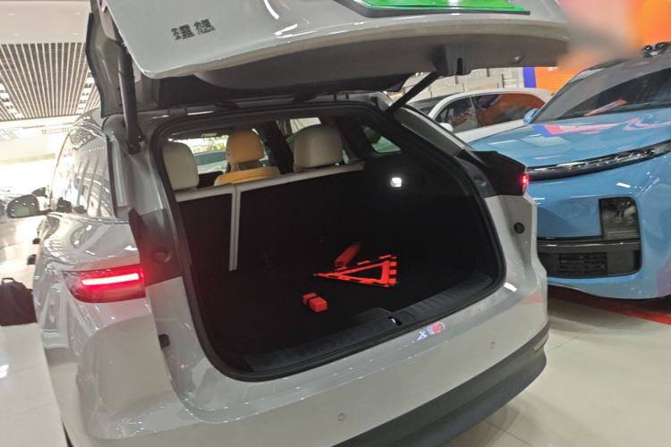 Used Li Auto i6 2025 Model Two-Wheel-Drive Standard Type Trunk