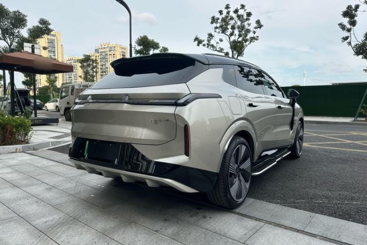 Used Lynk & Co 08 EM-P 2023 245km Ultra-Long Range Halo