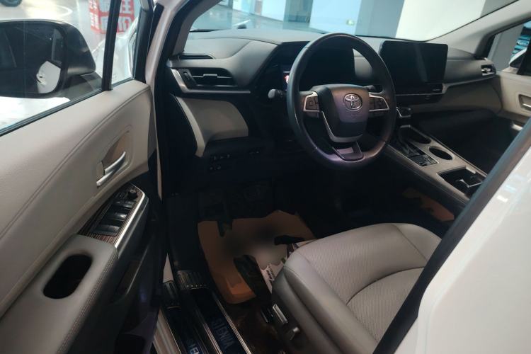 Used Toyota SIENNA 2021 2.5L Hybrid Luxury Edition Driver Seat