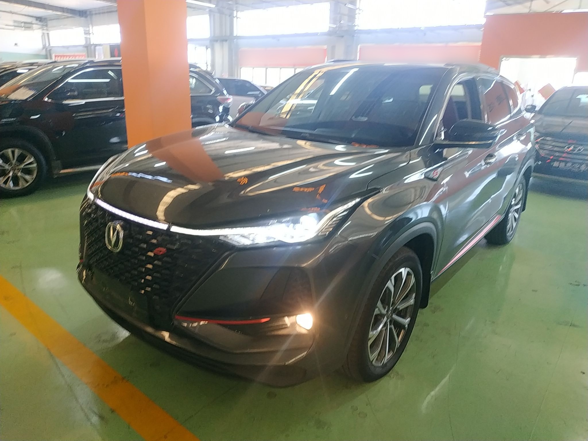 Под передней частью автомобиля