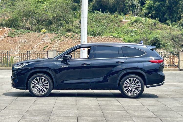 Used Toyota Highlander 2022 Dual-Engine 2.5L Four-Wheel Drive Prestige Version 7 Seats Exterior 2