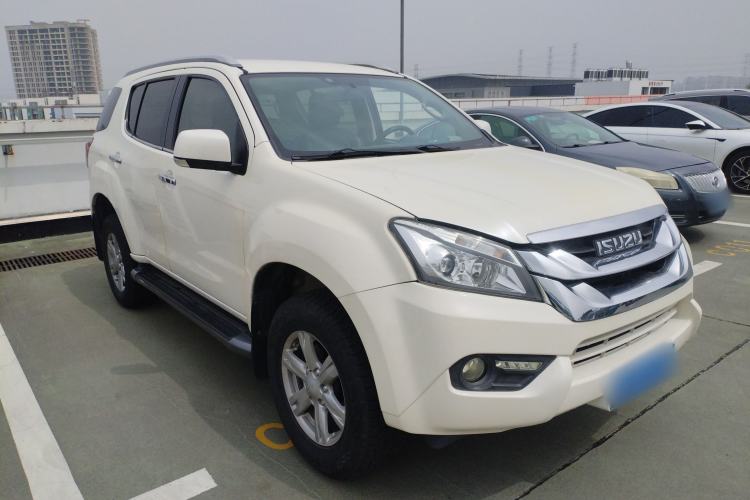 Used Isuzu mu-X 2015 2.5T Two-Wheel Drive Automatic Luxury Edition 7 Seats Front Right 45 Deg