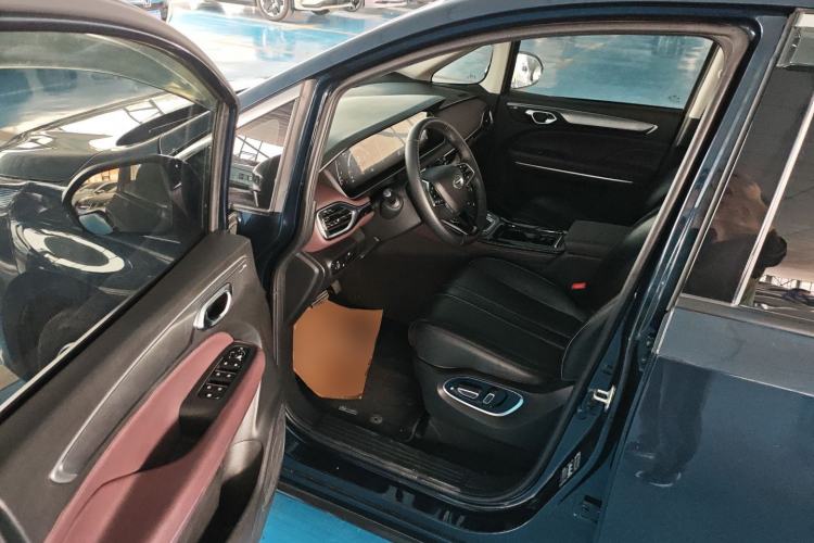 Used GAC Trumpchi M6 2023 PRO 270T DCT Luxury Edition
