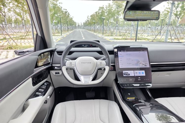 Used Honda P7 2025 Rear-Drive Long-Range Pro