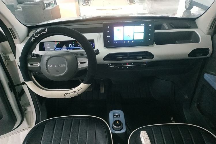 Used Geely Galaxy Panda 2023 Panda Mini 200km Endurance Bear Center Console