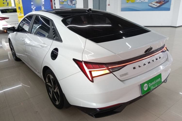 Used Hyundai Elantra 2021 1.5L CVT LUX Prestige Edition Rear Left 45 Deg