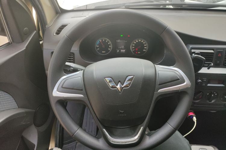 Used Wuling Rongguang EV 2020 Window-Sealed Basic Version 5 Seats 300 KM
