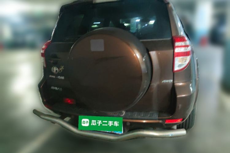 Used Toyota RAV4 2012 Luxurious 2.4L Automatic 4x4 with Stylish Features
