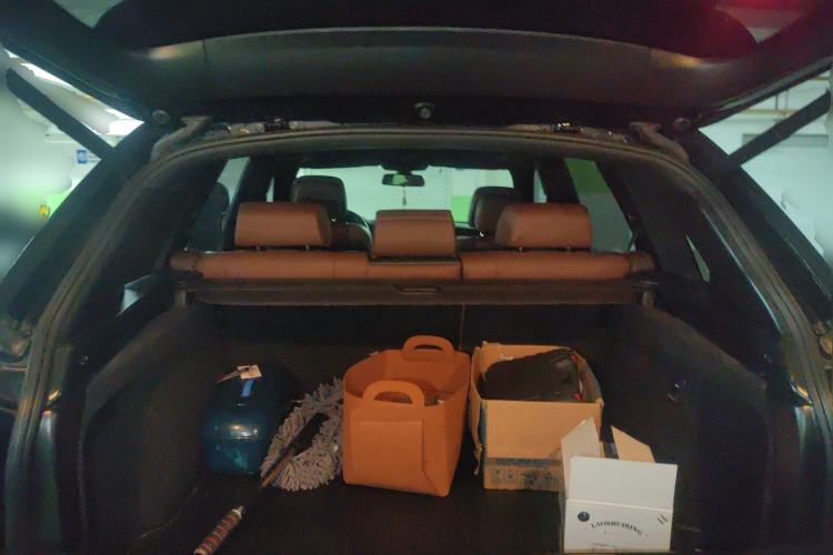 Used BMW X5 2013 xDrive35i U.S. specification Trunk