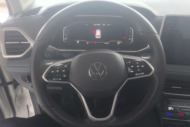Used Volkswagen Tharu 2023 300TSI Two-Wheel-Drive Full Moon Edition Steering Wheel