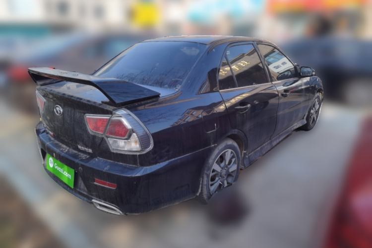 Used Soueast V3 Lingyue 2011 Revised Version 1.5L Manual – Style Edition
