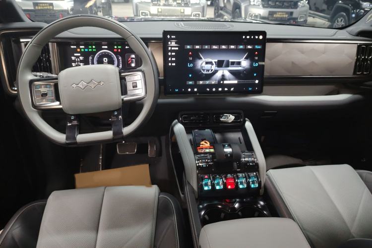 Used Formula Leopard Leopard 5 2023 Explore Edition
