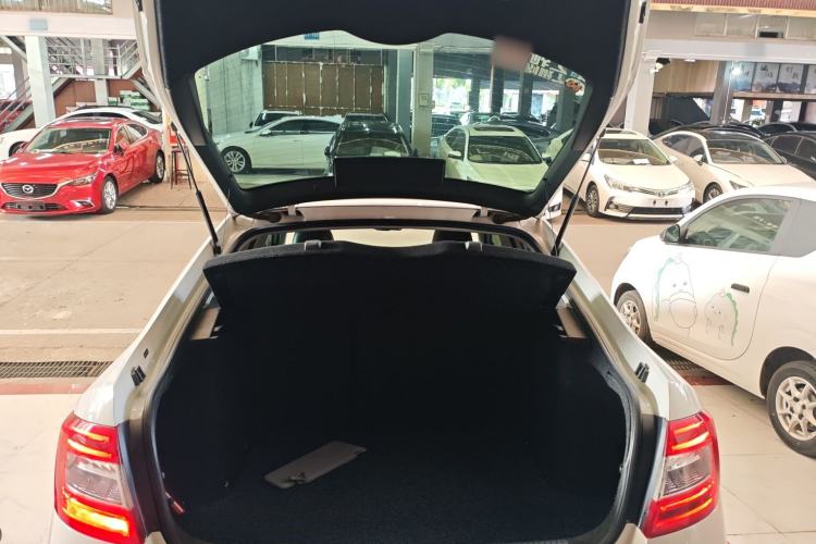 Used Skoda Octavia 2016 1.6L Automatic Smart Drive Edition Trunk