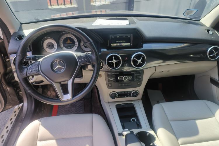 Used Mercedes-Benz GLK-Class 2013 GLK 300 4MATIC Dynamic Sunroof Model