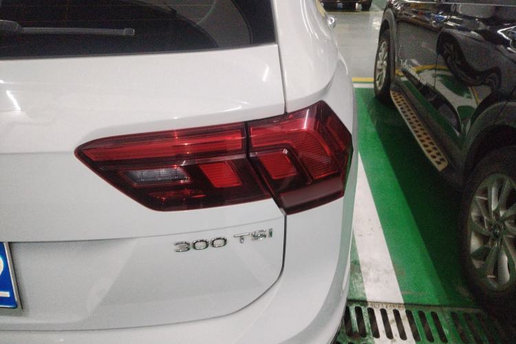 Used Volkswagen Tiguan L 2023 300TSI Automatic Two-Wheel Drive Smart Edition
