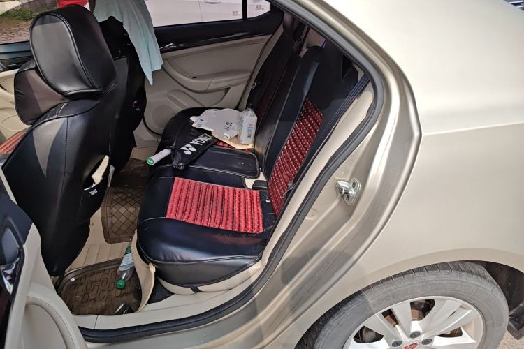 Used Roewe 360 2015 1.5L Automatic Luxury Edition Left Rear Seat