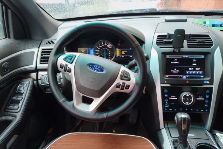 Used Ford Explorer 2013 3.5L Deluxe Model Steering Wheel