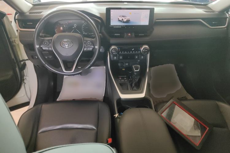 Used Toyota RAV4 2023 2.0L CVT Two-Wheel Drive 20th Anniversary Platinum Edition
