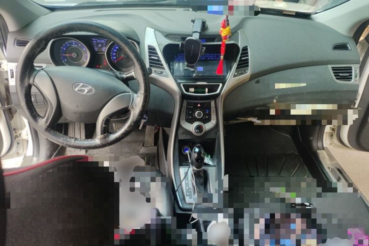 Used Hyundai Elantra (5th Generation / Langdong) 2016 1.6L Automatic Smart Version Center Console