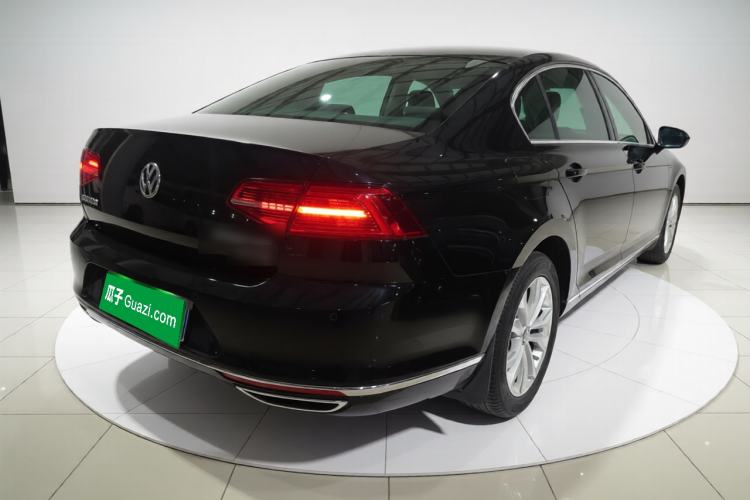 Used Volkswagen Magotan 2018 Facelift 330TSI DSG Luxury Model Rear Right 45 Deg