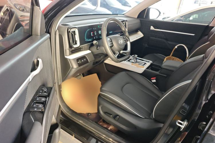 Used Hyundai ix35 2023 Musso 2.0L Deluxe Edition DLX
