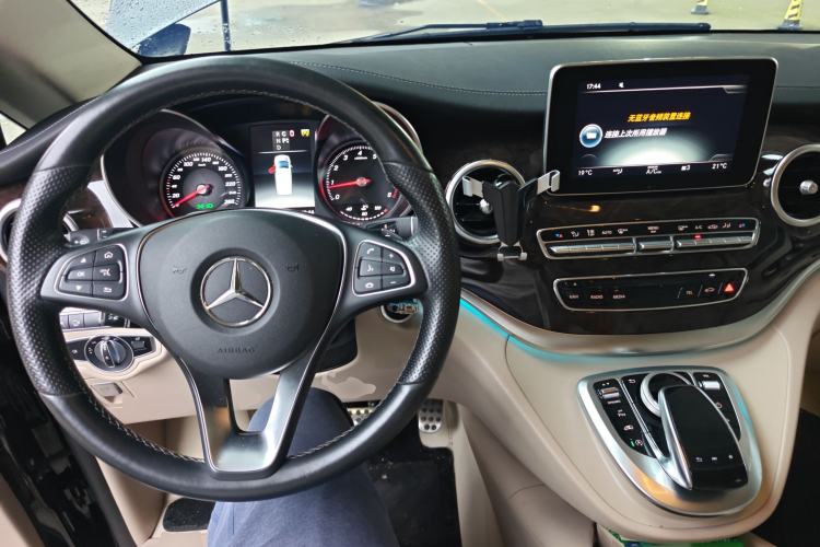 Used Mercedes-Benz V-Class 2018 V 260 L Prestige Extended Version China VI
