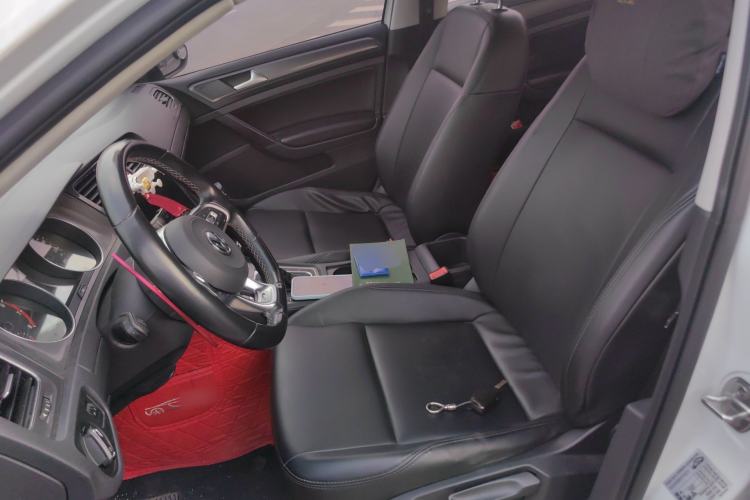 Used Volkswagen Golf 2016 1.6L Automatic Fashion Model
