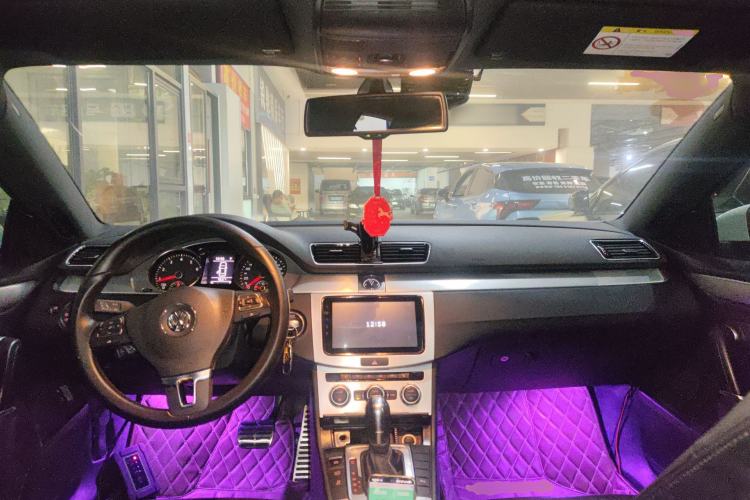 Used Volkswagen FAW-Volkswagen CC 2016 1.8TSI Prestige Model Center Console