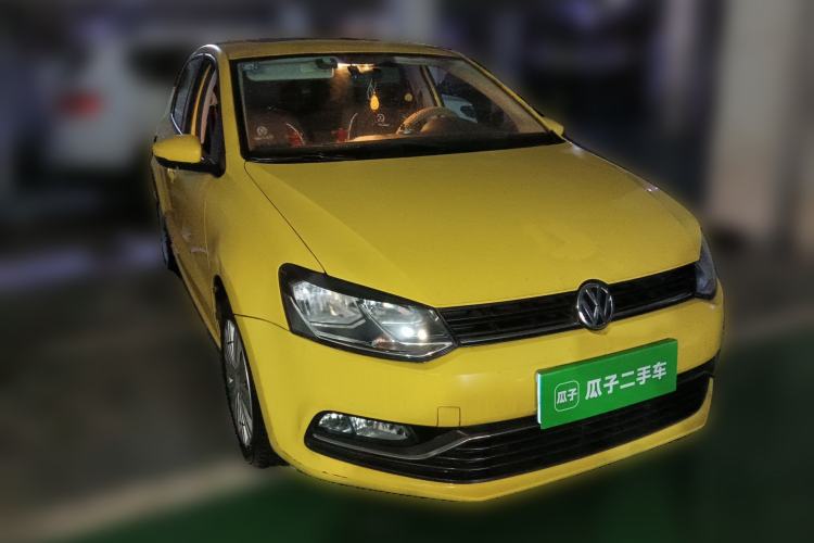 Used Volkswagen Polo 2016 1.6L Automatic Comfort Model Front Right 45 Deg