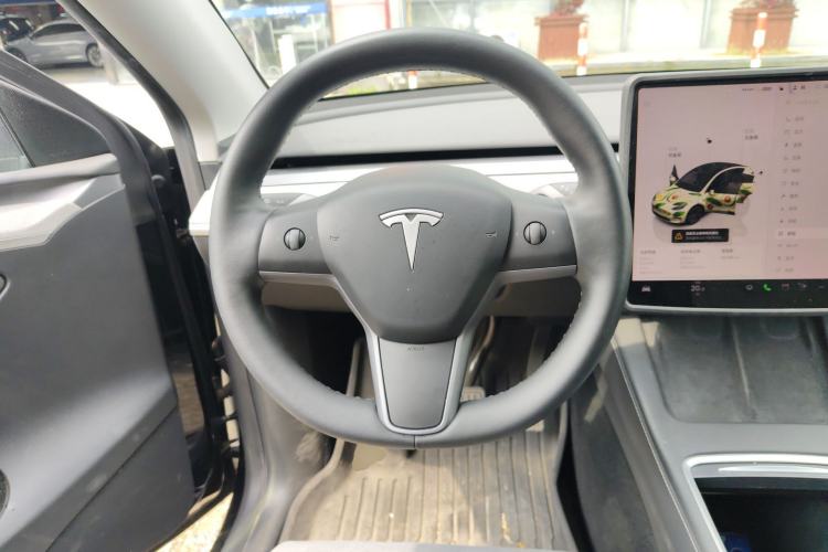 Used Tesla Model Y 2023 Rear-Wheel-Drive Version Steering Wheel