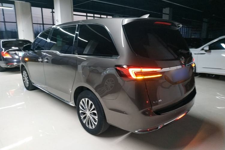 Used Buick GL8 2023 Land Executive Class Deluxe Model
