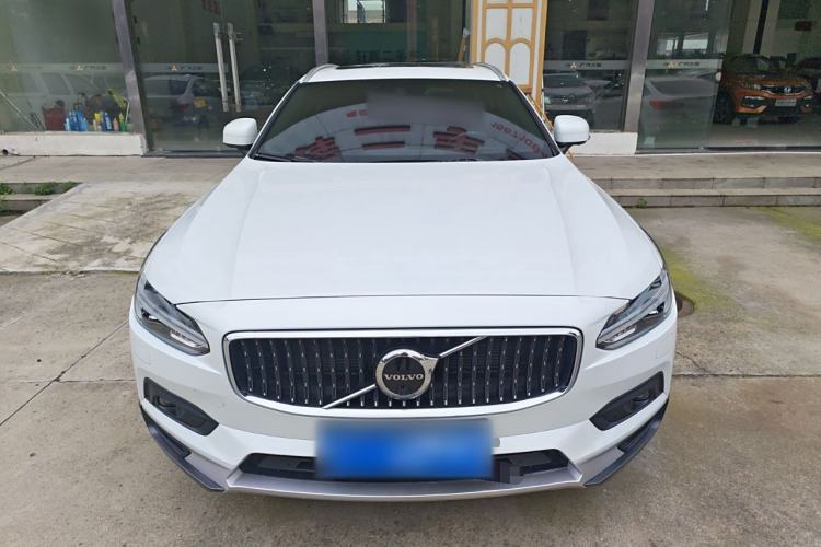 Used Volvo V90 2021 Cross Country B5 AWD Prestige Edition