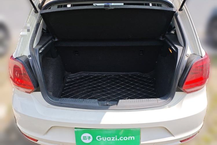 Used Volkswagen Polo 2016 1.4L Manual Fashion Model Trunk