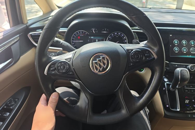 Used Buick GL8 2017 ES 28T Flagship Model China V Standard Steering Wheel