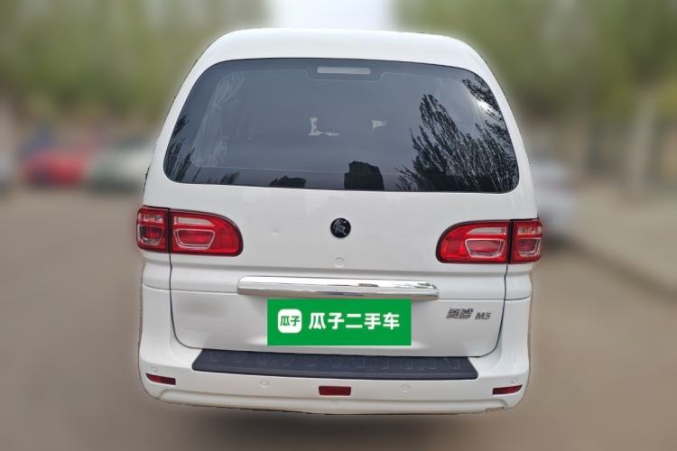 Used FORTHING Lingzhi 2023 M5L 1.6L Base Model 7 Seats
