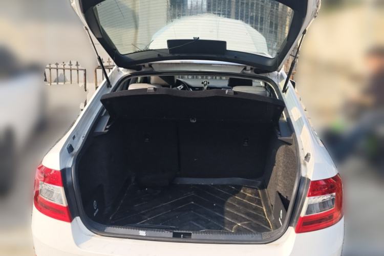 Used Skoda Octavia 2015 1.6L Automatic Yijun Edition
