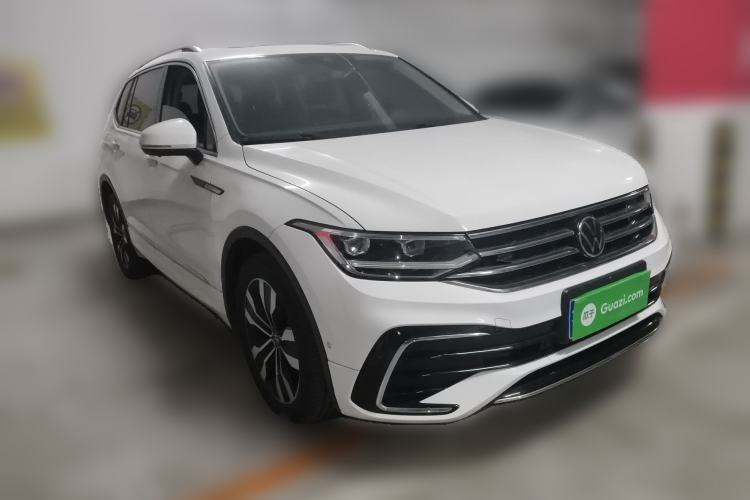 Used Volkswagen Tiguan L 2023 380TSI Automatic All-Wheel Drive R-Line Enhanced 7-Seater Front Right 45 Deg