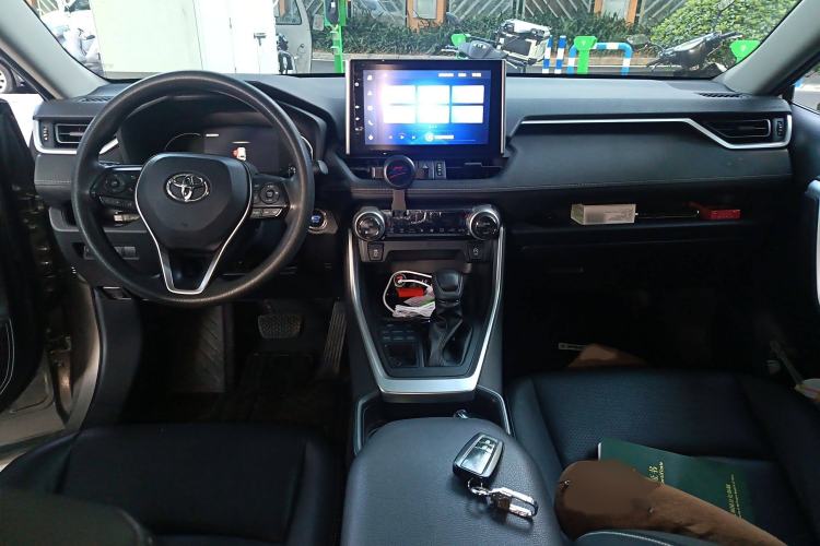 Used Toyota RAV4 2022 2.0L CVT 4x4 Fashion Edition
