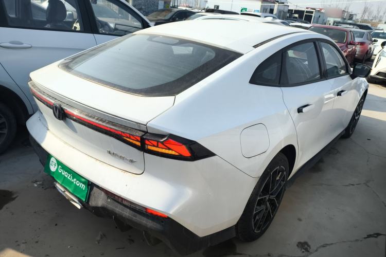 Used Changan UNI-V iDD 2024 Blue Whale Smart Electric iDD 136km Smart & Fun Model